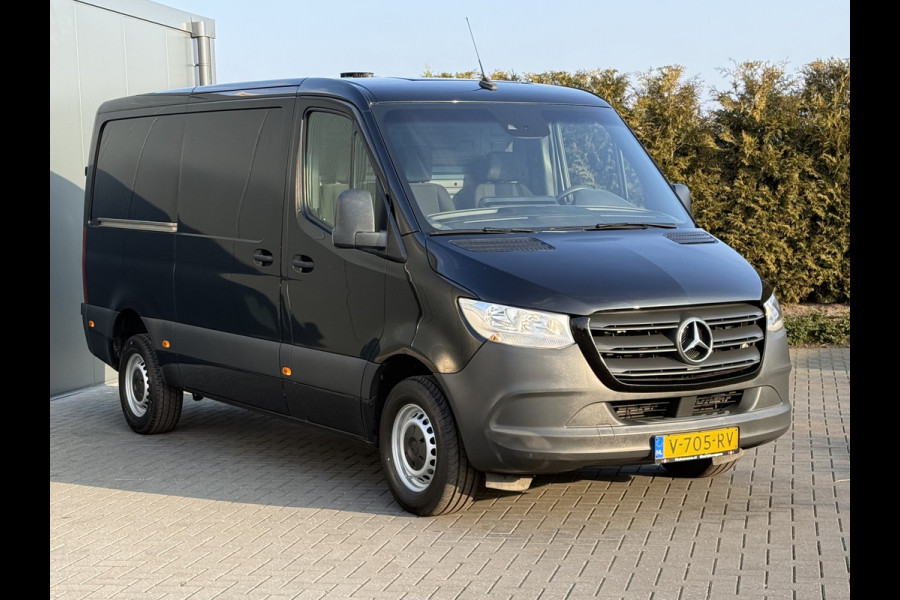 Mercedes-Benz Sprinter 314 CDI 143 PK AUTOMAAT RWD 3.5T / L2H1 / HENDI KRAAN / 3.5T TREKHAAK / CAMERA / BLINDSPOT / 3-ZITS