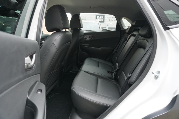 Hyundai Kona EV Premium 64 kWh + LEDER / DODEHOEK  / STUURWIEL VERWARMING