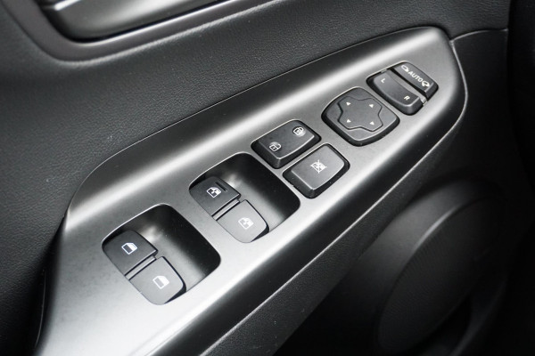 Hyundai Kona EV Premium 64 kWh + LEDER / DODEHOEK  / STUURWIEL VERWARMING