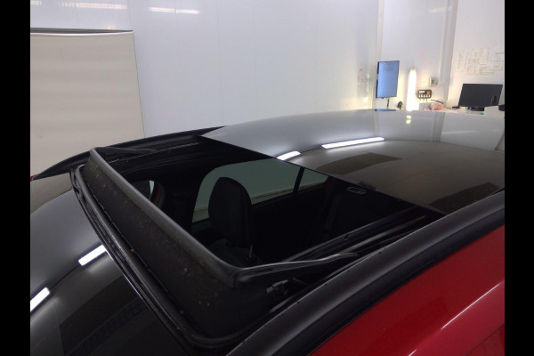 Ford FOCUS Wagon 1.0 EcoBoost Hybrid Active X Business | Navi | Schuif - Kanteldak | Trekhaak.