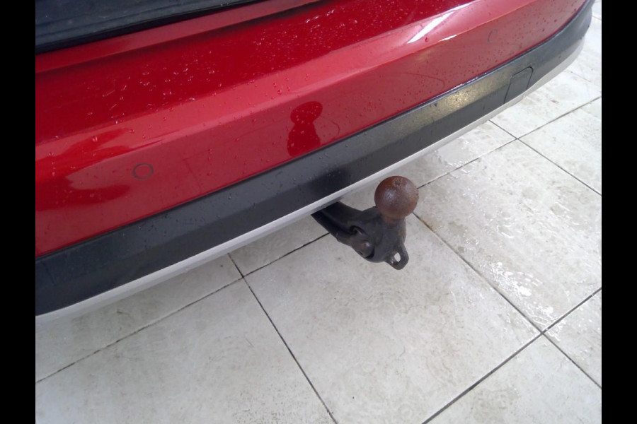 Ford FOCUS Wagon 1.0 EcoBoost Hybrid Active X Business | Navi | Schuif - Kanteldak | Trekhaak.