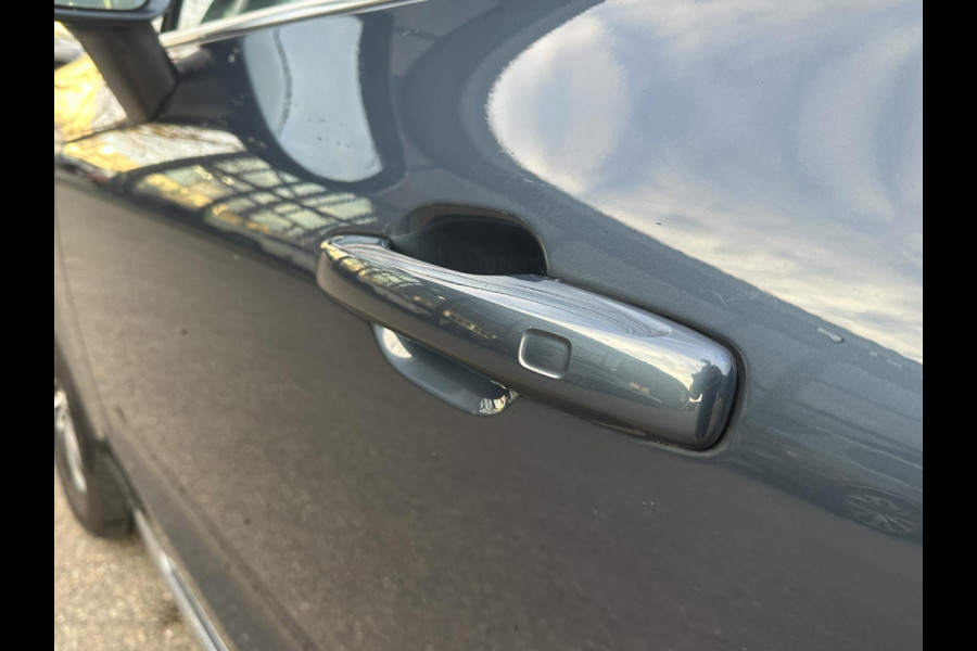 Volvo XC60 2.0 B5 Inscription PANODAK | LEDER | ELEKTRISCHE TREKHAAK | ELEKTRISCHE STOELEN MET GEHEUGEN | 360° CAMERA | HEAD-UP DISPLAY | HARMAN KARDON AUDIO | VOLVO DEALER ONDERHOUDEN | ORIGINEEL NL AUTO MET NAP | RIJKLAAR GELEVERD MET 12 MND BOVAG GARANTIE