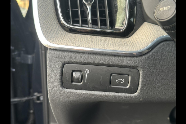 Volvo XC60 2.0 B5 Inscription PANODAK | LEDER | ELEKTRISCHE TREKHAAK | ELEKTRISCHE STOELEN MET GEHEUGEN | 360° CAMERA | HEAD-UP DISPLAY | HARMAN KARDON AUDIO | VOLVO DEALER ONDERHOUDEN | ORIGINEEL NL AUTO MET NAP | RIJKLAAR GELEVERD MET 12 MND BOVAG GARANTIE