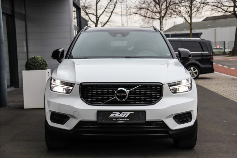 Volvo XC40 1.5 T3 R-Design **Lane assist/Resign lederen stoelen/Zwarte hemel/DAB**