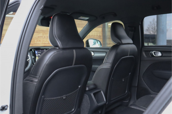 Volvo XC40 1.5 T3 R-Design **Lane assist/Resign lederen stoelen/Zwarte hemel/DAB**