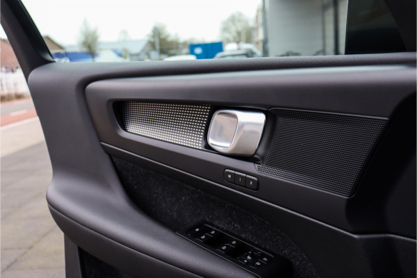 Volvo XC40 1.5 T3 R-Design **Lane assist/Resign lederen stoelen/Zwarte hemel/DAB**