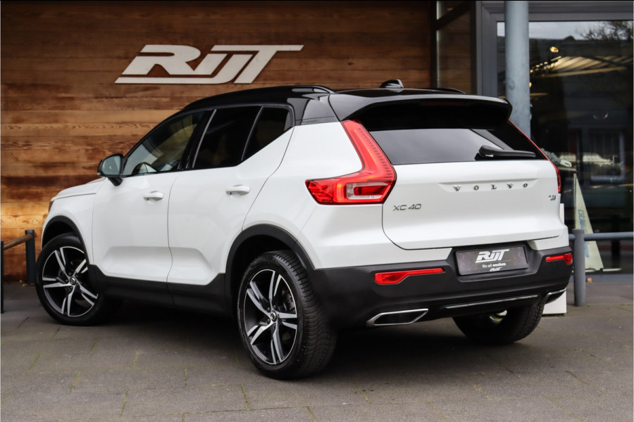 Volvo XC40 1.5 T3 R-Design **Lane assist/Resign lederen stoelen/Zwarte hemel/DAB**