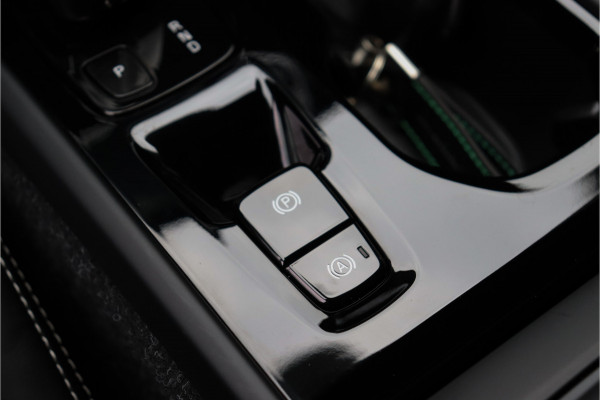 Volvo XC40 1.5 T3 R-Design **Lane assist/Resign lederen stoelen/Zwarte hemel/DAB**