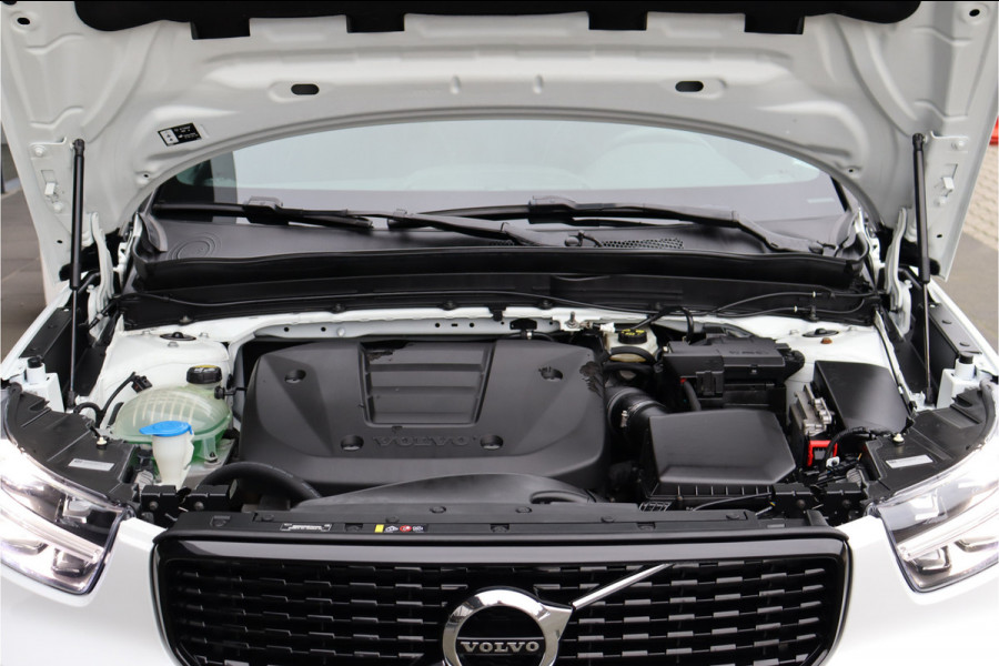 Volvo XC40 1.5 T3 R-Design **Lane assist/Resign lederen stoelen/Zwarte hemel/DAB**