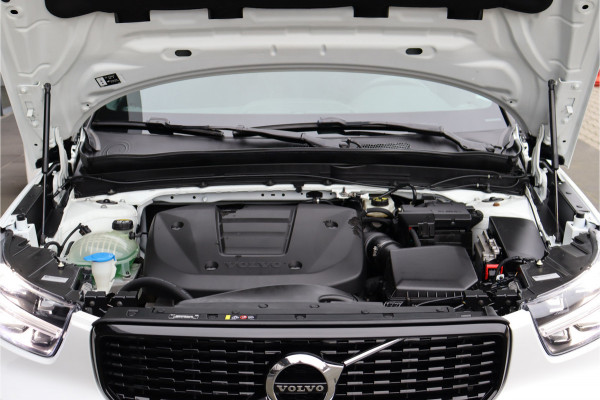 Volvo XC40 1.5 T3 R-Design **Lane assist/Resign lederen stoelen/Zwarte hemel/DAB**