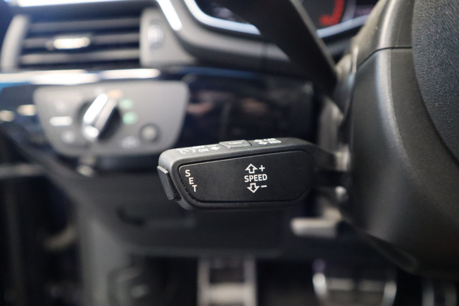 Audi A4 Avant 40 TFSI S edition Cruise/Climate PDC 204PK! 24 maanden garantie mogelijk (*vraag naar de voorwaarden)