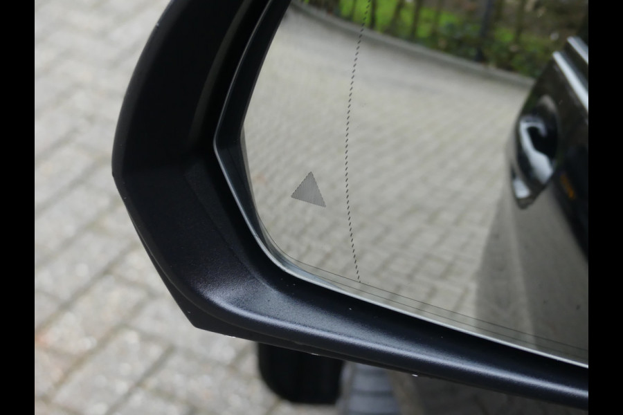 Mercedes-Benz V-Klasse 300d Extra Lang AMG Dubbel Cabine Adaptive cruise Sfeerverlichting