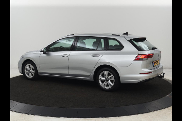 Volkswagen Golf 1.0 TSI Life | Trekhaak | Camera | Adaptive cruise | Sfeerverlichting | Carplay | Navigatie | Parkeerhulp | Climate control | Bluetooth