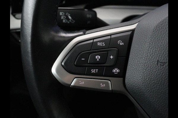 Volkswagen Golf 1.0 TSI Life | Trekhaak | Camera | Adaptive cruise | Sfeerverlichting | Carplay | Navigatie | Parkeerhulp | Climate control | Bluetooth