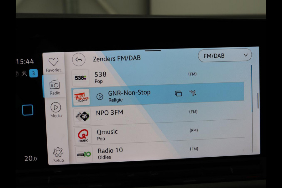 Volkswagen Golf 1.0 TSI Life | Trekhaak | Camera | Adaptive cruise | Sfeerverlichting | Carplay | Navigatie | Parkeerhulp | Climate control | Bluetooth