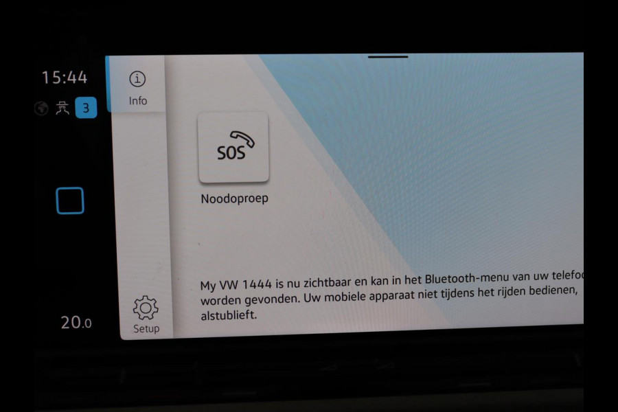 Volkswagen Golf 1.0 TSI Life | Trekhaak | Camera | Adaptive cruise | Sfeerverlichting | Carplay | Navigatie | Parkeerhulp | Climate control | Bluetooth