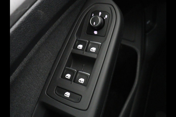 Volkswagen Golf 1.0 TSI Life | Trekhaak | Camera | Adaptive cruise | Sfeerverlichting | Carplay | Navigatie | Parkeerhulp | Climate control | Bluetooth