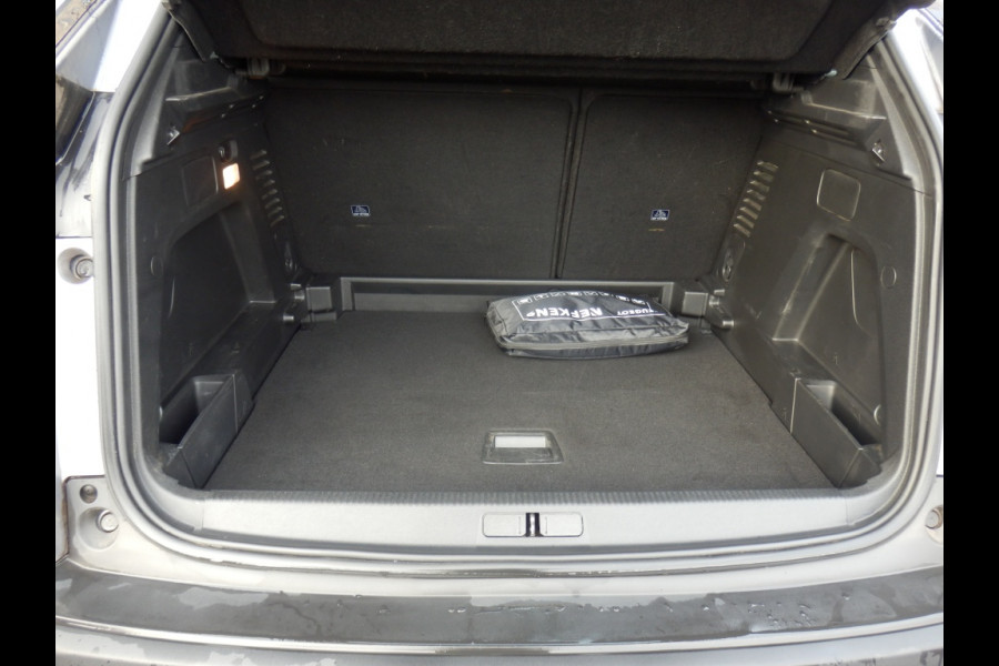 Peugeot 3008 1.2 PT Active Pack Business I Carplay I Nav. I Trekhaak I