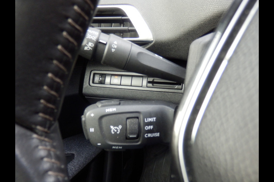 Peugeot 3008 1.2 PT Active Pack Business I Carplay I Nav. I Trekhaak I