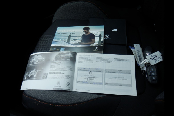 Peugeot 3008 1.2 PT Active Pack Business I Carplay I Nav. I Trekhaak I