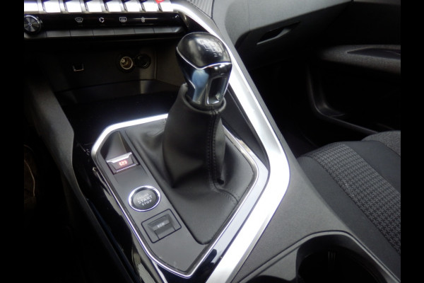 Peugeot 3008 1.2 PT Active Pack Business I Carplay I Nav. I Trekhaak I