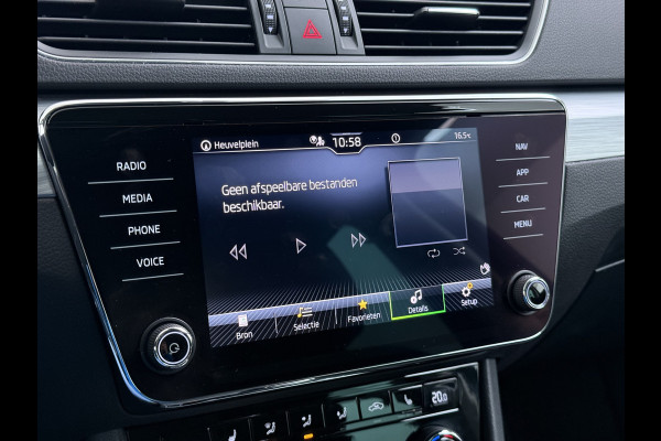 Škoda Superb Combi 1.5TSI DSG Automaat Trekhaak Elek.Stoel+Memory+Verwarmd Navi Ecc Apple Carplay Android Auto Pdc ACT Business Edition Cruise Control DAB Led Lmv Regen-/lichtsensor Privacy Glas Keyless Verwarmde Voorruit Comfort Pack Origineel Nederlandse Auto
