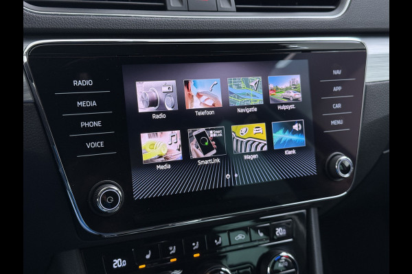 Škoda Superb Combi 1.5TSI DSG Automaat Trekhaak Elek.Stoel+Memory+Verwarmd Navi Ecc Apple Carplay Android Auto Pdc ACT Business Edition Cruise Control DAB Led Lmv Regen-/lichtsensor Privacy Glas Keyless Verwarmde Voorruit Comfort Pack Origineel Nederlandse Auto
