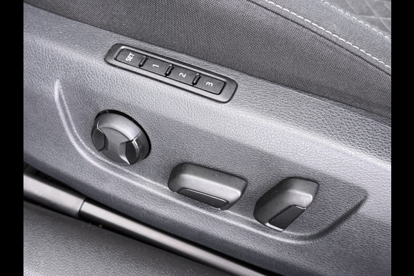 Škoda Superb Combi 1.5TSI DSG Automaat Trekhaak Elek.Stoel+Memory+Verwarmd Navi Ecc Apple Carplay Android Auto Pdc ACT Business Edition Cruise Control DAB Led Lmv Regen-/lichtsensor Privacy Glas Keyless Verwarmde Voorruit Comfort Pack Origineel Nederlandse Auto
