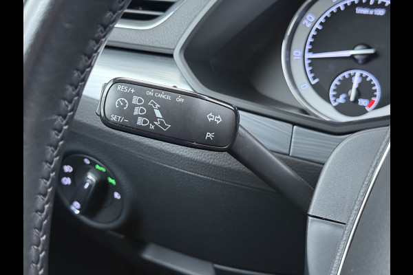 Škoda Superb Combi 1.5TSI DSG Automaat Trekhaak Elek.Stoel+Memory+Verwarmd Navi Ecc Apple Carplay Android Auto Pdc ACT Business Edition Cruise Control DAB Led Lmv Regen-/lichtsensor Privacy Glas Keyless Verwarmde Voorruit Comfort Pack Origineel Nederlandse Auto