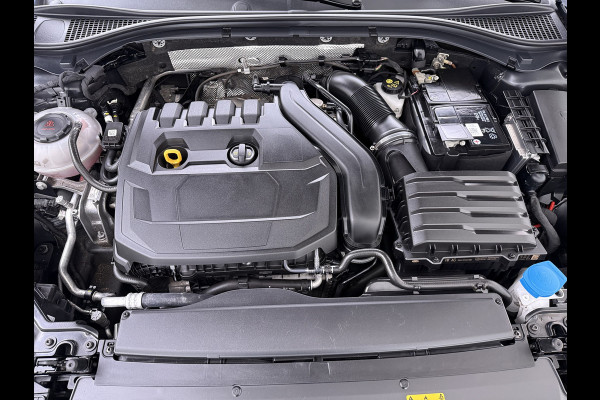 Škoda Superb Combi 1.5TSI DSG Automaat Trekhaak Elek.Stoel+Memory+Verwarmd Navi Ecc Apple Carplay Android Auto Pdc ACT Business Edition Cruise Control DAB Led Lmv Regen-/lichtsensor Privacy Glas Keyless Verwarmde Voorruit Comfort Pack Origineel Nederlandse Auto