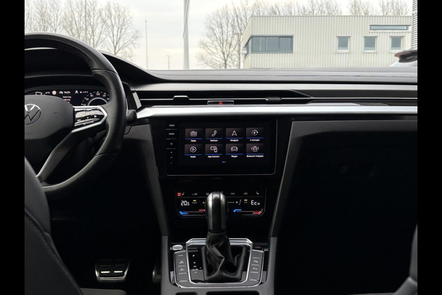 Volkswagen Arteon Shooting Brake 1.4 TSI eHybrid Elegance Business+ | Wegklapbare Trekhaak | Stoelverwarming | Stuurwielverwarming | Camera | Side Assist | Comfort stoelen elektrisch verstelbaar