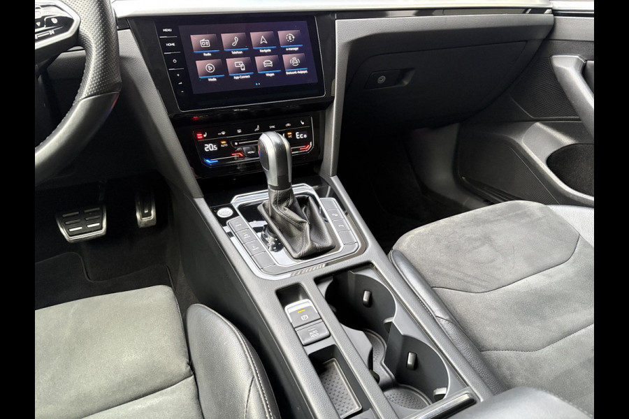 Volkswagen Arteon Shooting Brake 1.4 TSI eHybrid Elegance Business+ | Wegklapbare Trekhaak | Stoelverwarming | Stuurwielverwarming | Camera | Side Assist | Comfort stoelen elektrisch verstelbaar