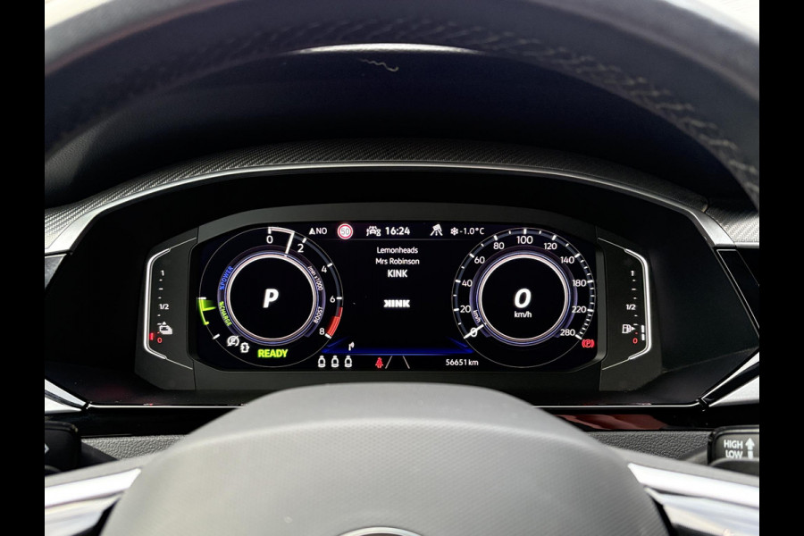 Volkswagen Arteon Shooting Brake 1.4 TSI eHybrid Elegance Business+ | Wegklapbare Trekhaak | Stoelverwarming | Stuurwielverwarming | Camera | Side Assist | Comfort stoelen elektrisch verstelbaar