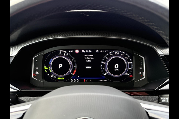 Volkswagen Arteon Shooting Brake 1.4 TSI eHybrid Elegance Business+ | Wegklapbare Trekhaak | Stoelverwarming | Stuurwielverwarming | Camera | Side Assist | Comfort stoelen elektrisch verstelbaar