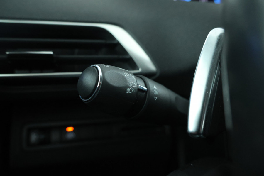 Peugeot 5008 1.5 BlueHDI Blue Lease Allure Automaat, 7 Persoons, Leer, Climate,