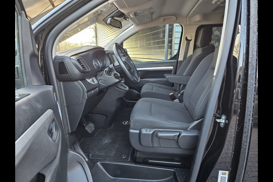 Opel Zafira-e Life L2H1 Innovation 75 kWh 8-persoons | 2x Schuifdeur | Trekhaak | Stoelverwarming | Camera | Navi |