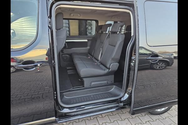 Opel Zafira-e Life L2H1 Innovation 75 kWh 8-persoons | 2x Schuifdeur | Trekhaak | Stoelverwarming | Camera | Navi |