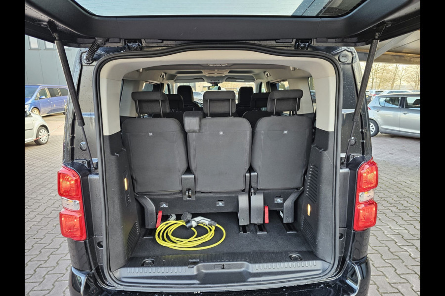 Opel Zafira-e Life L2H1 Innovation 75 kWh 8-persoons | 2x Schuifdeur | Trekhaak | Stoelverwarming | Camera | Navi |