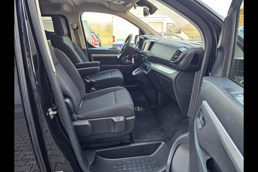 Opel Zafira-e Life L2H1 Innovation 75 kWh 8-persoons | 2x Schuifdeur | Trekhaak | Stoelverwarming | Camera | Navi |