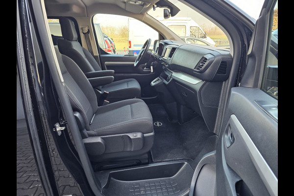 Opel Zafira-e Life L2H1 Innovation 75 kWh 8-persoons | 2x Schuifdeur | Trekhaak | Stoelverwarming | Camera | Navi |