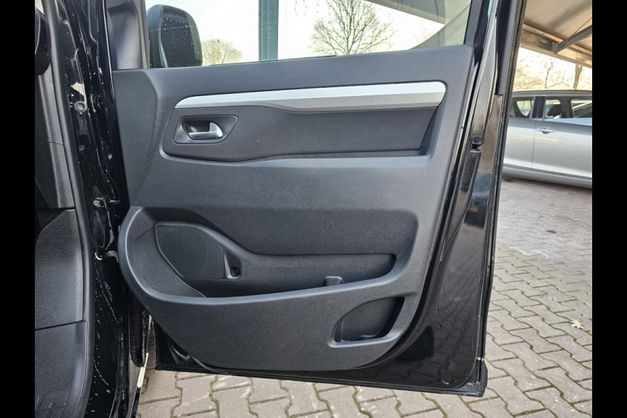 Opel Zafira-e Life L2H1 Innovation 75 kWh 8-persoons | 2x Schuifdeur | Trekhaak | Stoelverwarming | Camera | Navi |