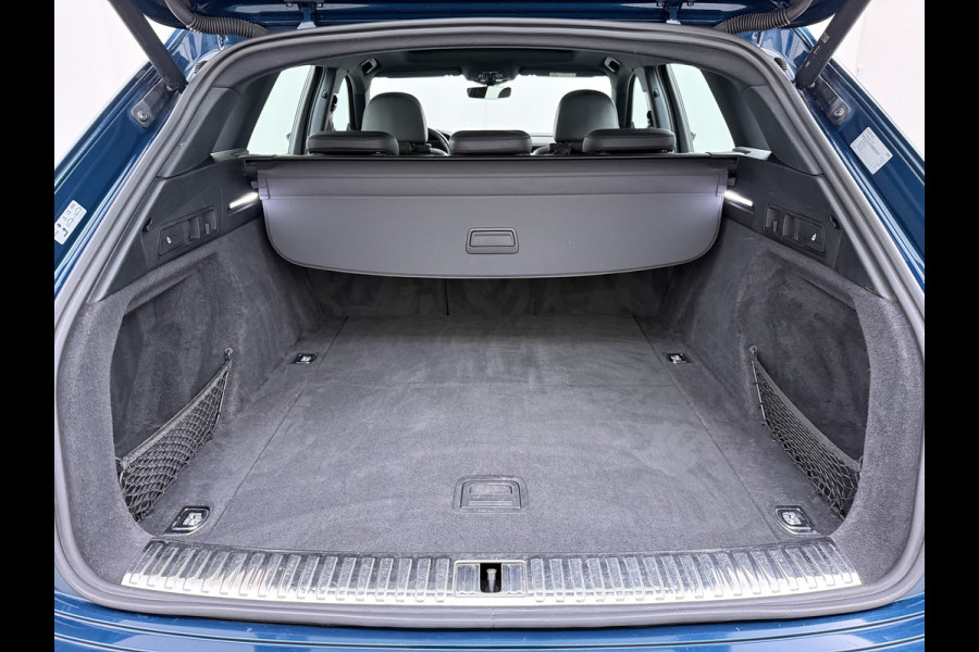 Audi e-tron 55 Quattro 95kWh Camera Panoramadak Adap.Cruise Trekhaak Navi Ecc Leder Business Edition Plus SOH 91% Elek.Stoelen+Verwarmd Keyless Rijstrooksensor AWD 4WD Elek.Achterklep 1e Eigenaar Origineel Nederlandse Auto Dealeronderhouden