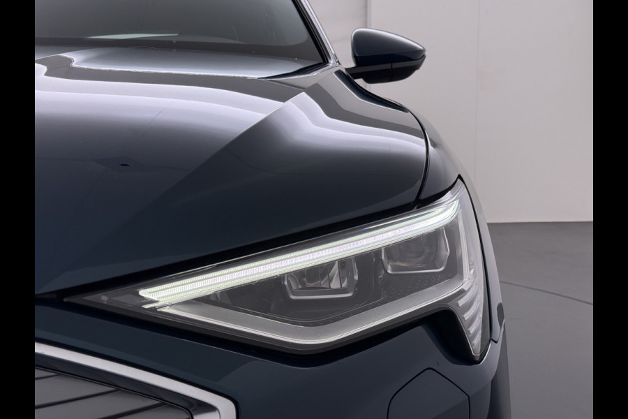 Audi e-tron 55 Quattro 95kWh Camera Panoramadak Adap.Cruise Trekhaak Navi Ecc Leder Business Edition Plus SOH 91% Elek.Stoelen+Verwarmd Keyless Rijstrooksensor AWD 4WD Elek.Achterklep 1e Eigenaar Origineel Nederlandse Auto Dealeronderhouden