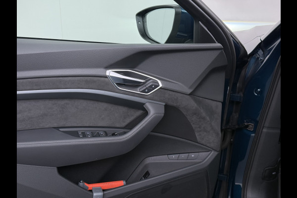 Audi e-tron 55 Quattro 95kWh Camera Panoramadak Adap.Cruise Trekhaak Navi Ecc Leder Business Edition Plus SOH 91% Elek.Stoelen+Verwarmd Keyless Rijstrooksensor AWD 4WD Elek.Achterklep 1e Eigenaar Origineel Nederlandse Auto Dealeronderhouden