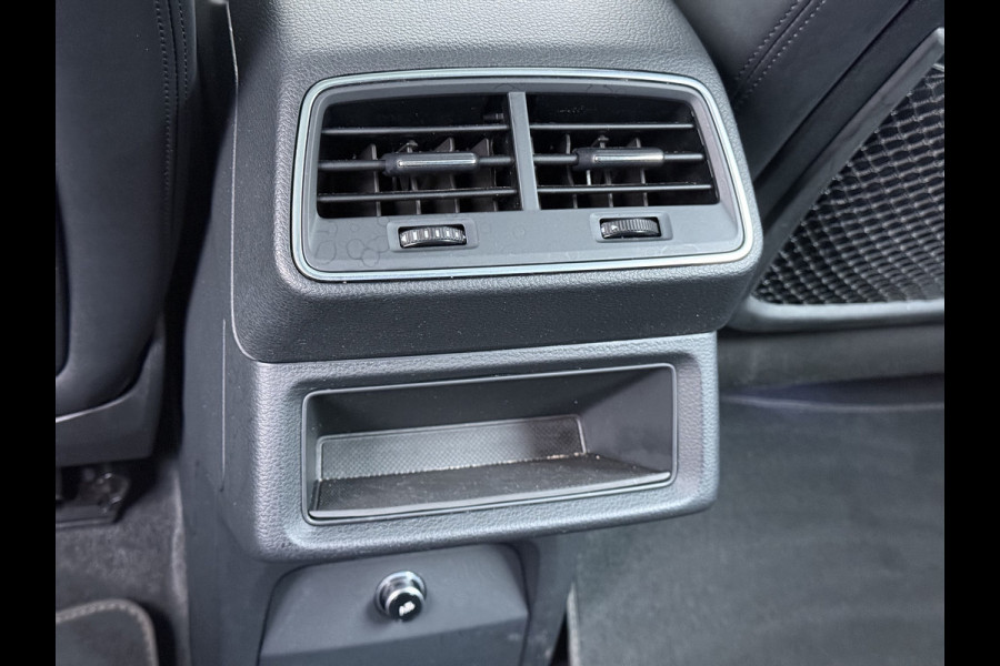 Audi e-tron 55 Quattro 95kWh Camera Panoramadak Adap.Cruise Trekhaak Navi Ecc Leder Business Edition Plus SOH 91% Elek.Stoelen+Verwarmd Keyless Rijstrooksensor AWD 4WD Elek.Achterklep 1e Eigenaar Origineel Nederlandse Auto Dealeronderhouden