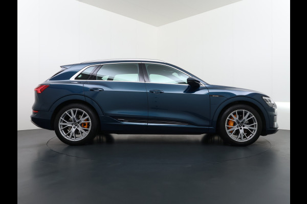 Audi e-tron 55 Quattro 95kWh Camera Panoramadak Adap.Cruise Trekhaak Navi Ecc Leder Business Edition Plus SOH 91% Elek.Stoelen+Verwarmd Keyless Rijstrooksensor AWD 4WD Elek.Achterklep 1e Eigenaar Origineel Nederlandse Auto Dealeronderhouden