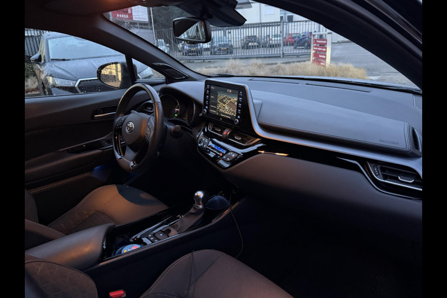 Toyota C-HR 2.0 Hybrid First Edition | JBL-Audio | Stoelverwarming | Navigatie | Apple Carplay & Android Auto |