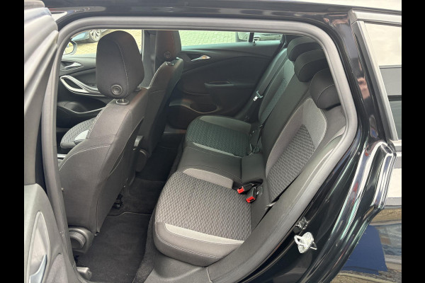 Opel Astra Sports Tourer 1.2 Turbo 110 PK Edition | Navigatie | LED koplampen | Climate Control | Cruise Control | AGR Stoel