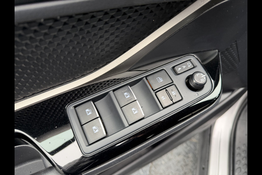 Toyota C-HR 1.8 Hybrid Bi-Tone | PDC V+A | JBL | LED | BSM | Zwarte Velgen | Rijklaar!!!
