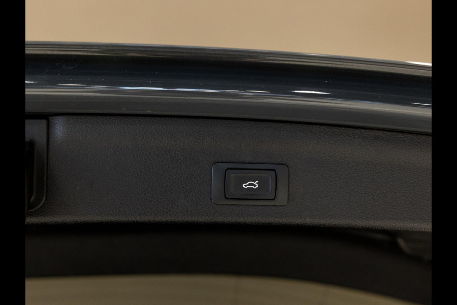 Audi Q3 35 TFSI Pro Line / 150pk / Stoelverwarming / Leder / Dodehoek herkenning /